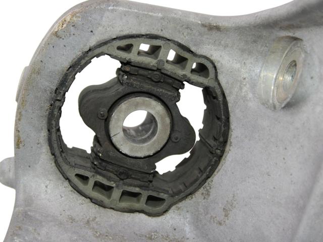 32395005 VOLVO Цапфа (поворотный кулак) задний правый купить в Житомир