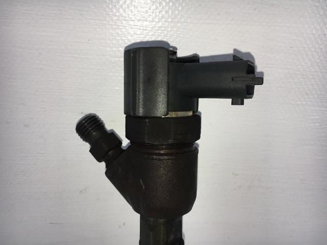 Форсунка впрыска топлива 338002A800 HYUNDAI