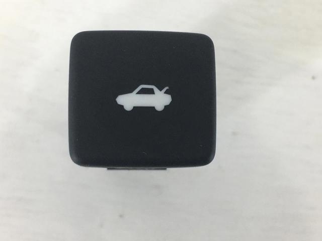 Кнопка салона привода крышки багажника (двери 3/5-й (ляды) 35800TBAA01 HONDA