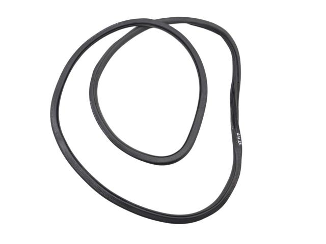 Уплотнитель двери передней, на (кузове) 3T0867365A VAG