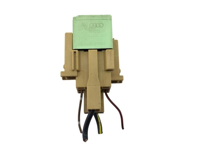 Реле топливного насоса 4H0951253 VAG