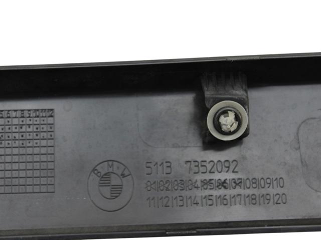 Молдинг передней правой двери 51137352092 BMW