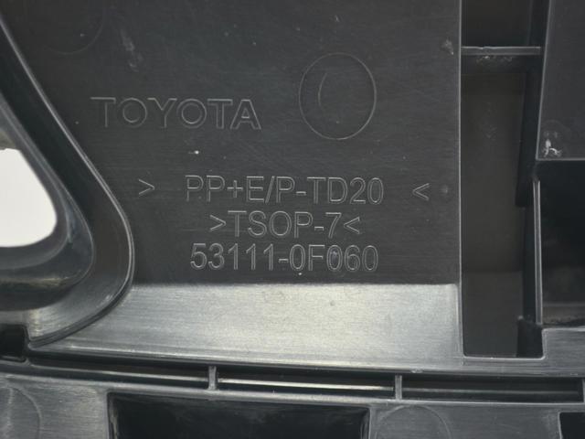 TOYOTA 531110F060 Решетка радиатора в наличии Киев