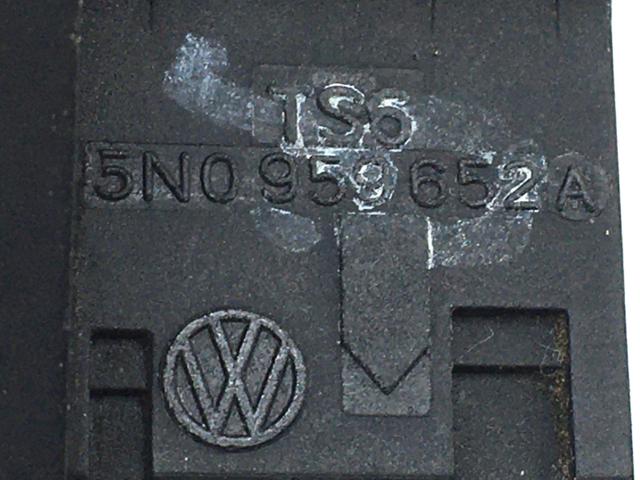 Датчик AIRBAG передний 5N0959652A VAG