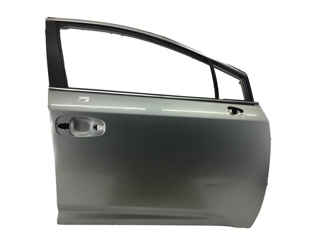 Пассажирская передняя дверь 6700105070 TOYOTA