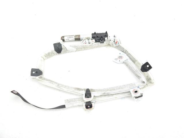 Шторка боковая правая 72123420226 BMW