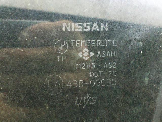 Стекла и уплотнители стекла ветрового правого/левого 80301CA000 NISSAN