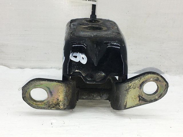 Петля передней двери левая 804008H700 NISSAN