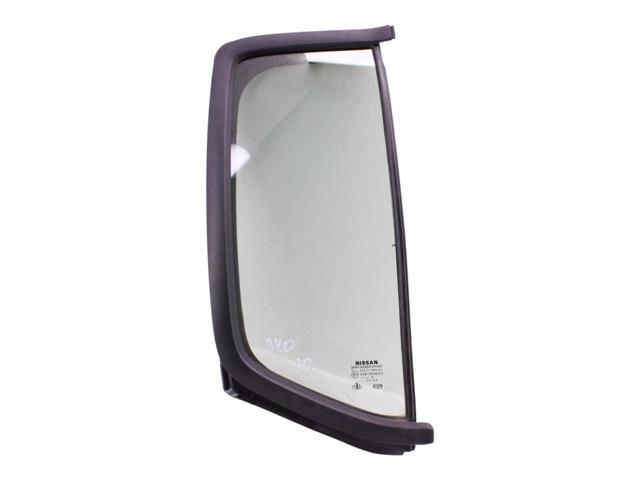Задняя форточка правая 82262EB320 NISSAN