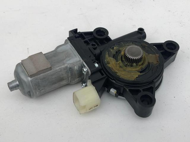 Мотор стеклоподъемника водительской двери 82450B2010 HYUNDAI