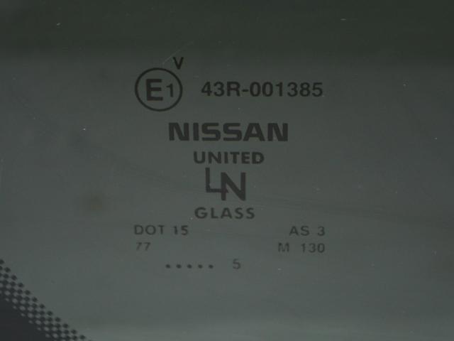 NISSAN 83307EB305 Стекло кузова (багажного отсека) левое в наличии Львов