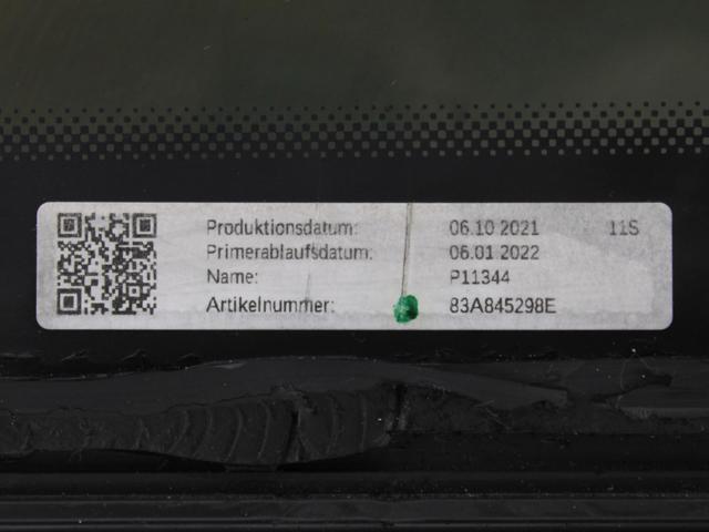 Стукло багажника, правое 83A845298ENVB VAG
