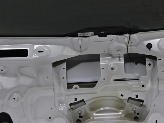 83F827025 Крышка багажника купить Украина