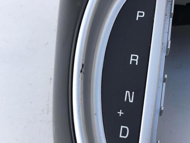 HYUNDAI 84650B2DA0CA Накладка консоли рычага переключения передач АКПП в наличии Полтава