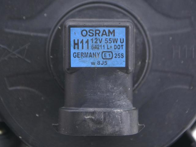 Противотуманка правая 8T0941700B VAG