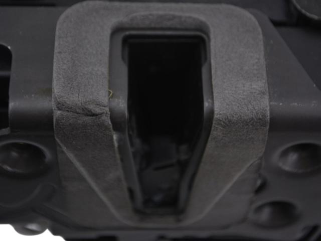 Замок задней двери, правой 8X2A26412BC LAND ROVER