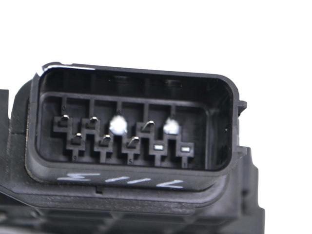 8X2A26412BC LAND ROVER Замок двери задней правой купить в Ужгород