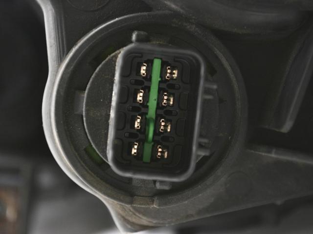 921023U270 HYUNDAI Правая фара купить в Киев