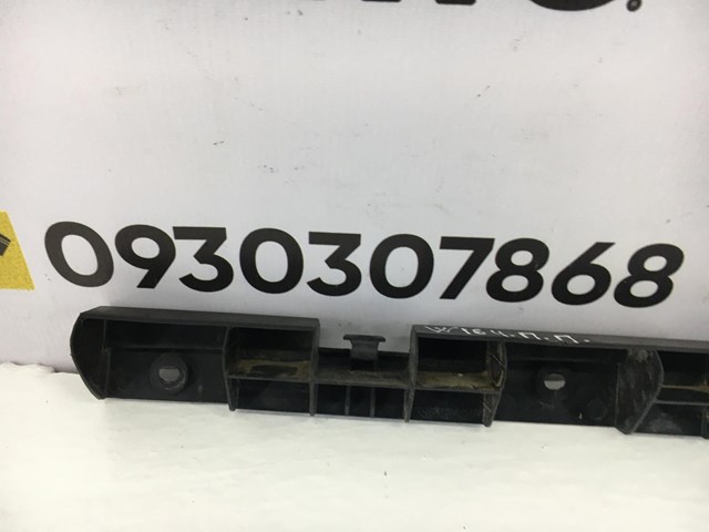 MERCEDES A1646982827 Кронштейн наружной накладки порога правой в наличии Ужгород