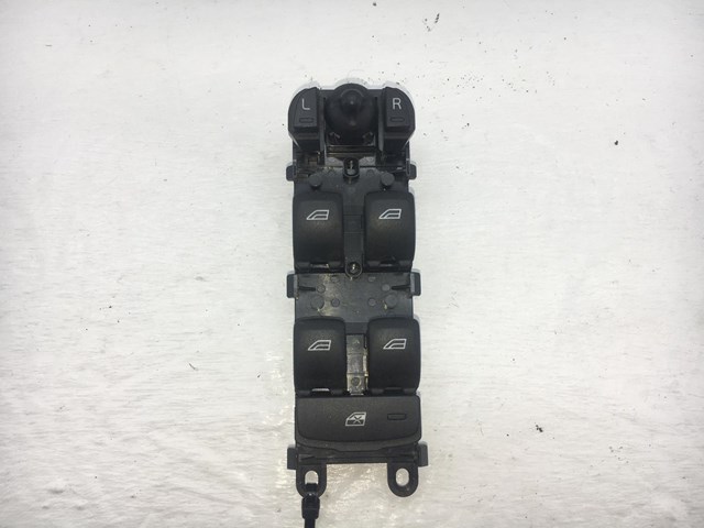 Кнопки переднего левого стеклоподъемника AH2214540AC LAND ROVER