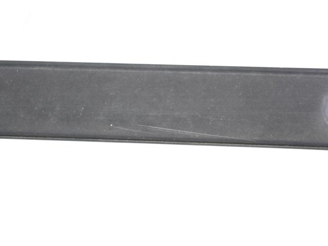 LAND ROVER DBC000107PNP Молдинг крыши правый в наличии Ужгород