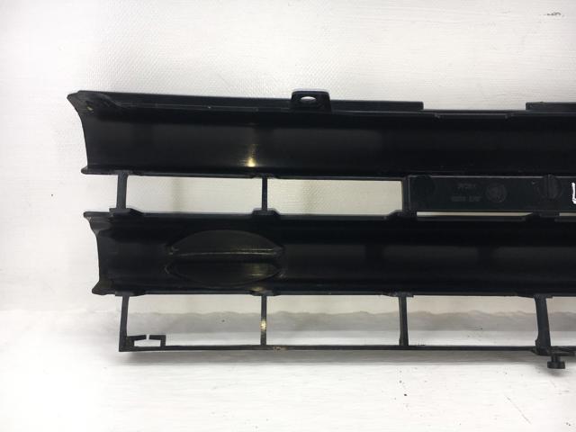 LAND ROVER DHB102350PMD Решетка радиатора в наличии Николаев