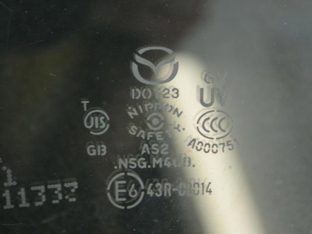 Стекло водительской двери KD5359510 MAZDA
