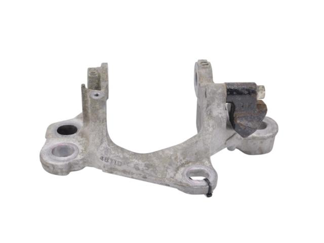 Кронштейн подушки (опоры) двигателя, левой KD623908YB MAZDA
