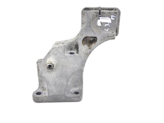 Кронштейн подушки (опоры) двигателя, правой KKU500590 LAND ROVER