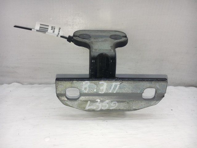 LR018034 LAND ROVER Петля двери задней правой купить в Хмельницкий