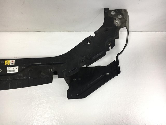 LAND ROVER LR022102 Верхняя рамка радиатора в наличии Николаев