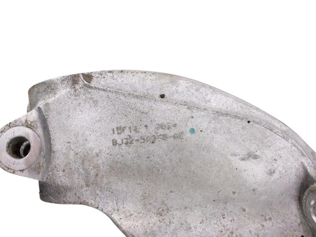LR024482 LAND ROVER Цапфа задняя правая купить в Черновцы