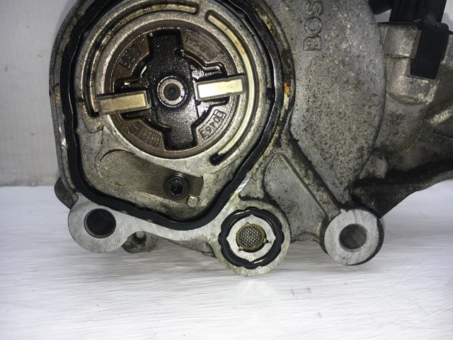 LAND ROVER LR037627 Насос вакуумный в наличии Ровно
