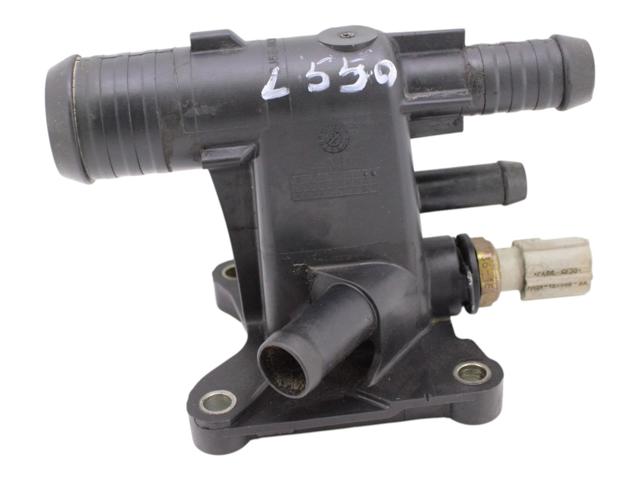 Фланец системы охлаждения LR038758 LAND ROVER