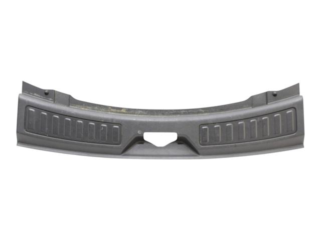Накладка задней панели багажника LR060584 LAND ROVER
