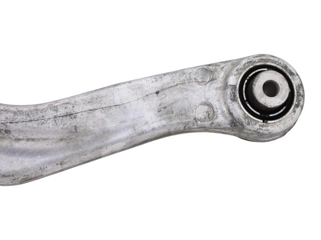 Балансир подвески задний левый LR060768 LAND ROVER