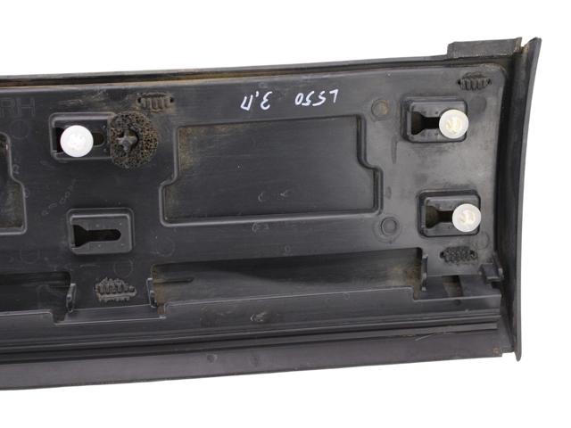 LAND ROVER LR073084 Молдинг двери задней правой нижний в наличии Киев