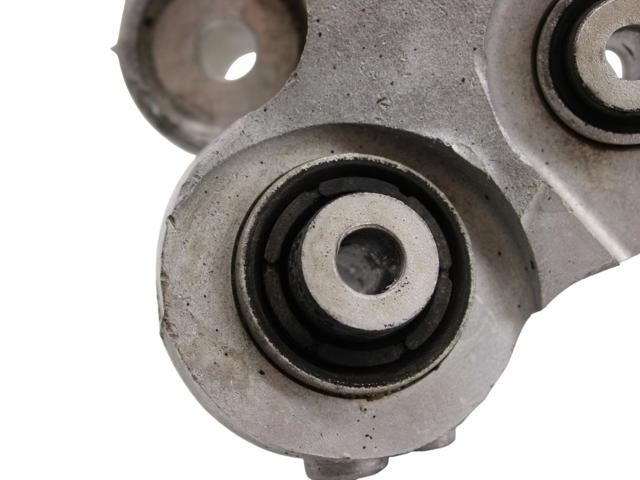LR114257 LAND ROVER Цапфа (поворотный кулак) задний правый купить в Ужгород