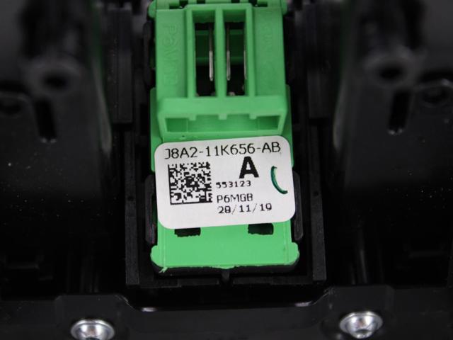 LAND ROVER LR137649 Решетка вентиляции салона на "торпедо" в наличии Каменское