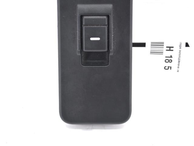 Кнопка стеклоподъемника передняя правая YUD501070PVJ LAND ROVER