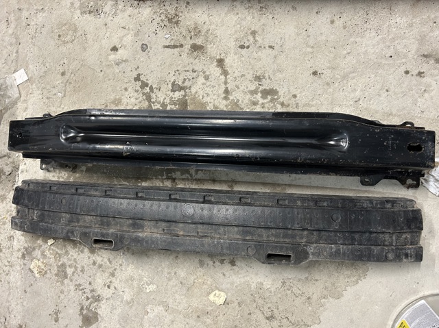 Шина бампера заднего Volkswagen Passat B8
