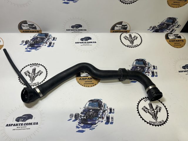 Патрубок системы охлаждения 11537785018 BMW