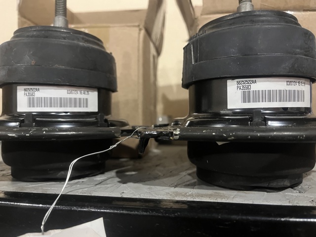 68252522AA CHRYSLER Правая подушка двигателя купить в Хмельницкий