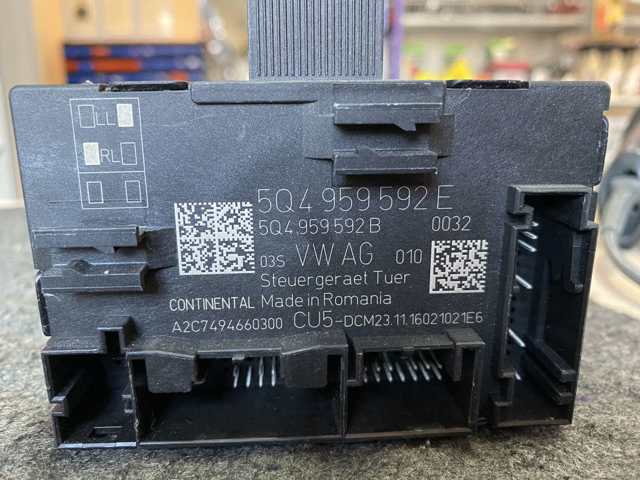 Блок комфорта передней двери 5Q4959592E VAG