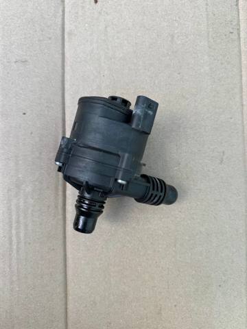 Водяной насос охлаждения электрический дополнительный 11518679885 BMW