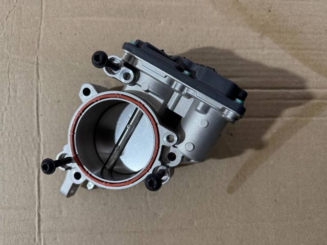Дроссельная заслонка 13548601651 BMW