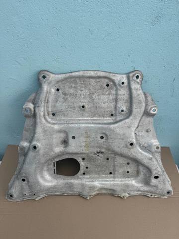 BMW 31106878068 Защита двигателя в наличии Ужгород