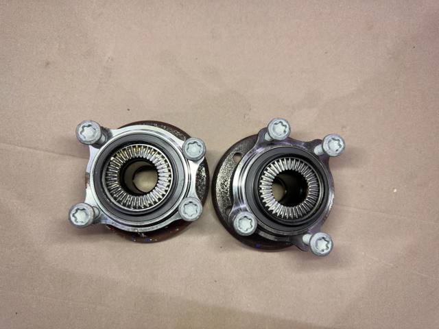 Задняя шпиндель 31206895673 BMW