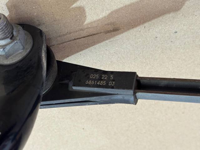 Стойка стабилизатора, переднего 31306861485 BMW