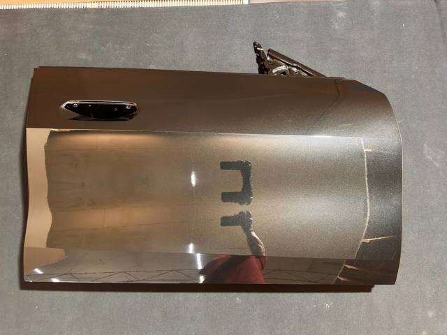 Пассажирская передняя дверь 41009625096 BMW